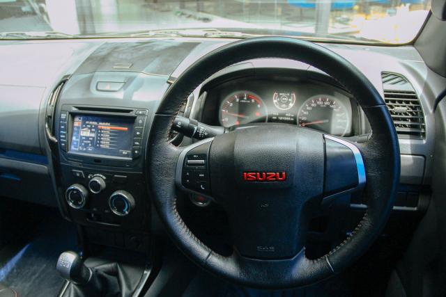 ISUZU D-MAX